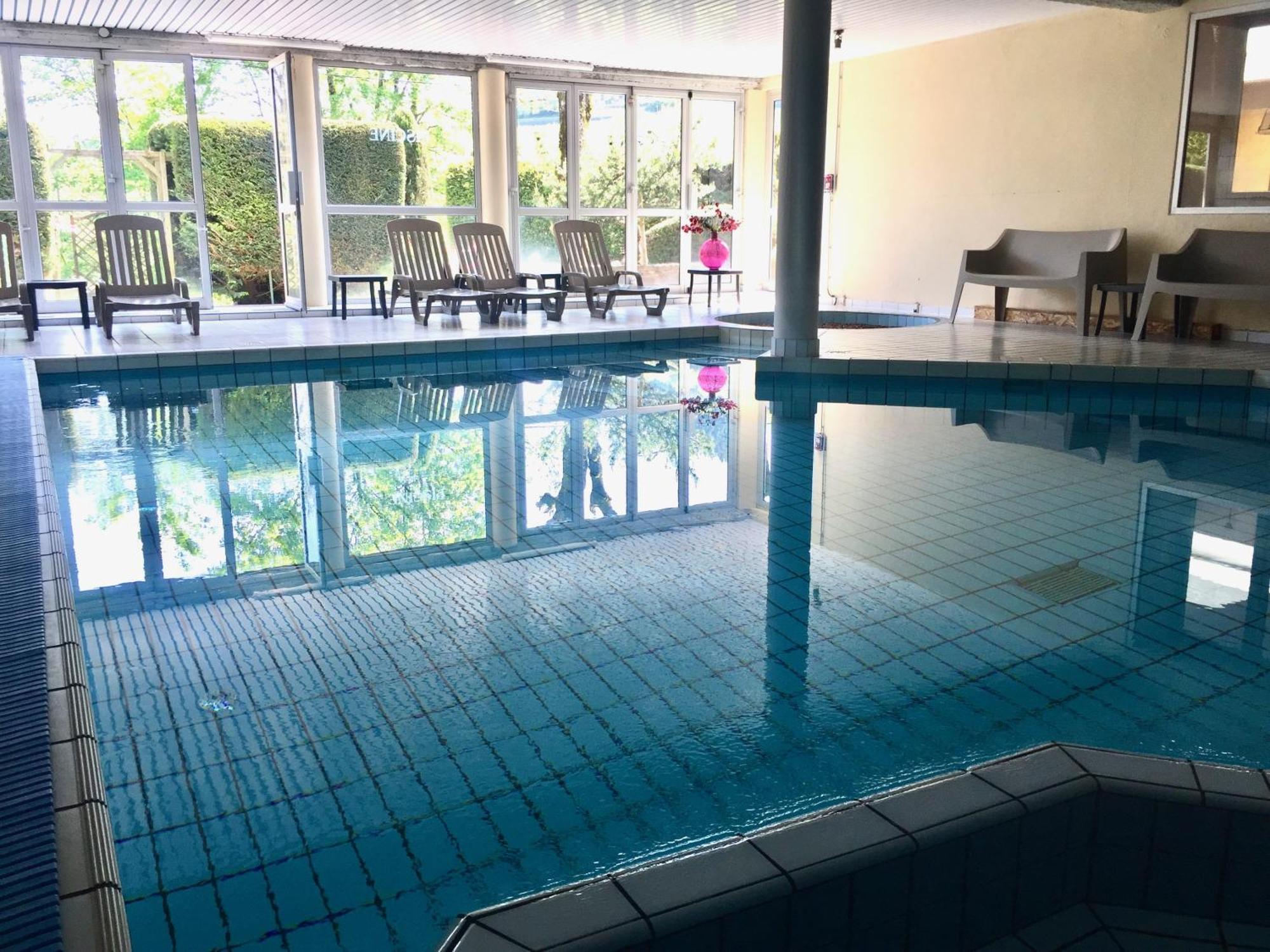 Hotel Restaurant Le Clos Besse-et-Saint-Anastaise Zewnętrze zdjęcie