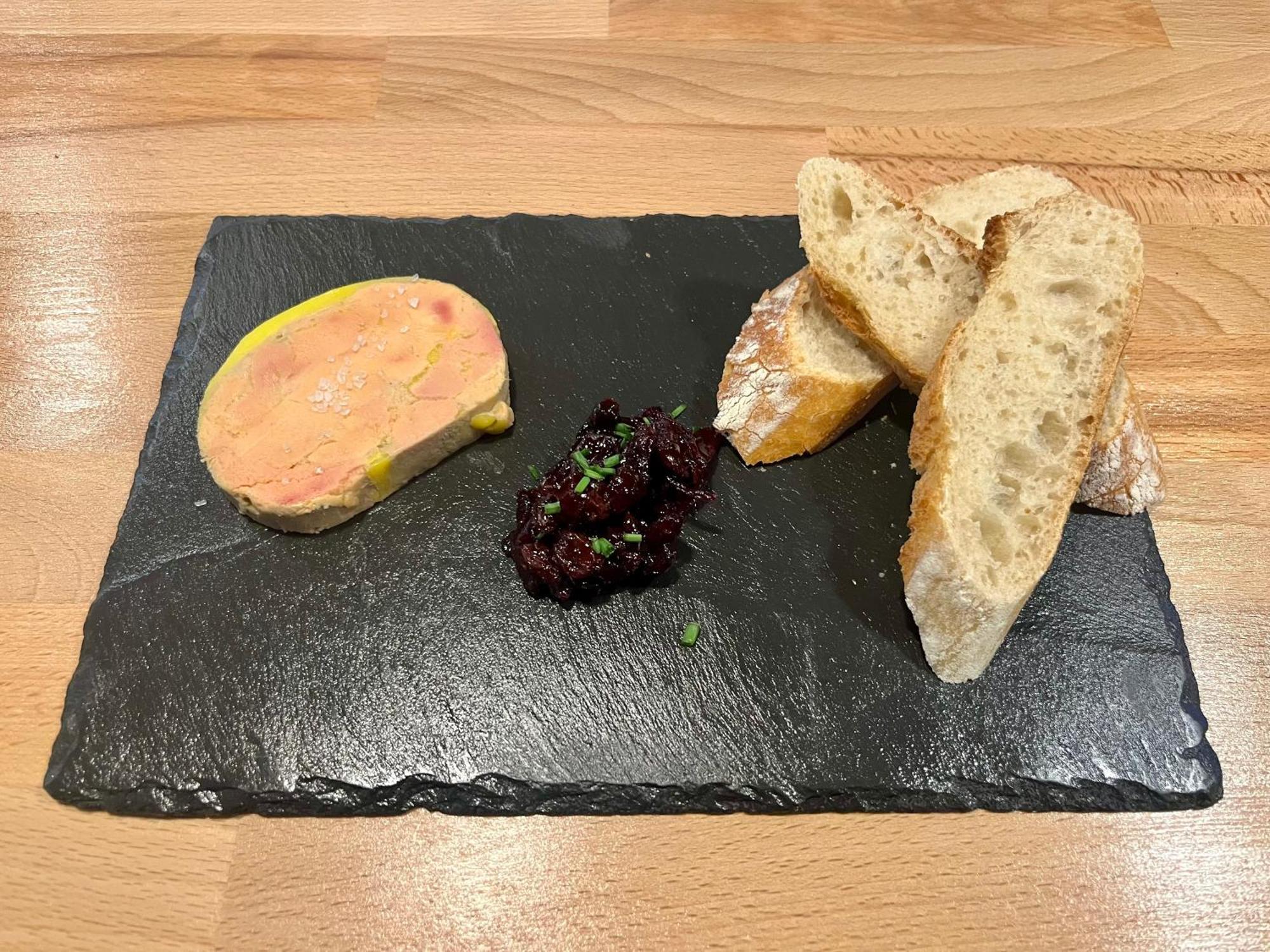 Hotel Restaurant Le Clos Besse-et-Saint-Anastaise Zewnętrze zdjęcie